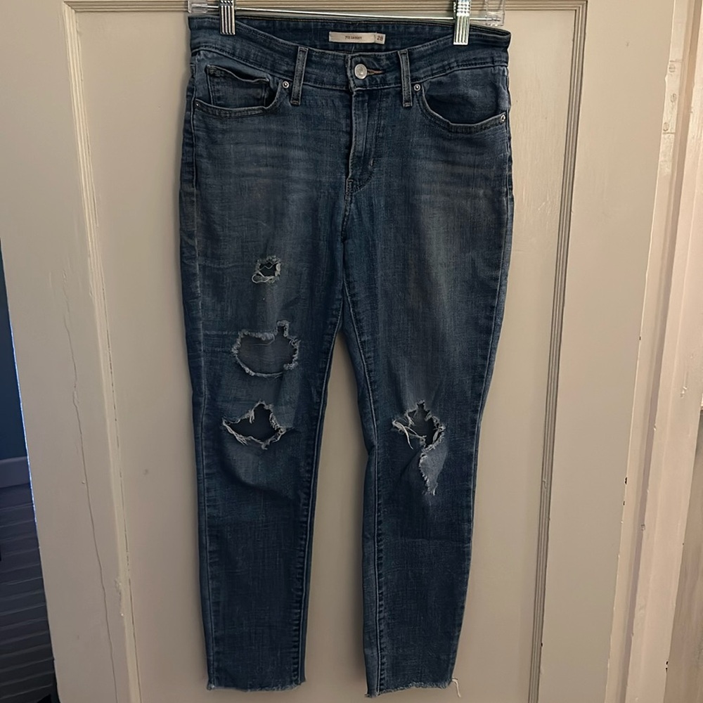 Levi’s 711 Skinny Jeans.